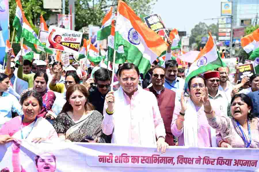 मुख्यमंत्री धामी ने परेड ग्राउण्ड, देहरादून में महिला जन आक्रोश रैली में किया प्रतिभाग