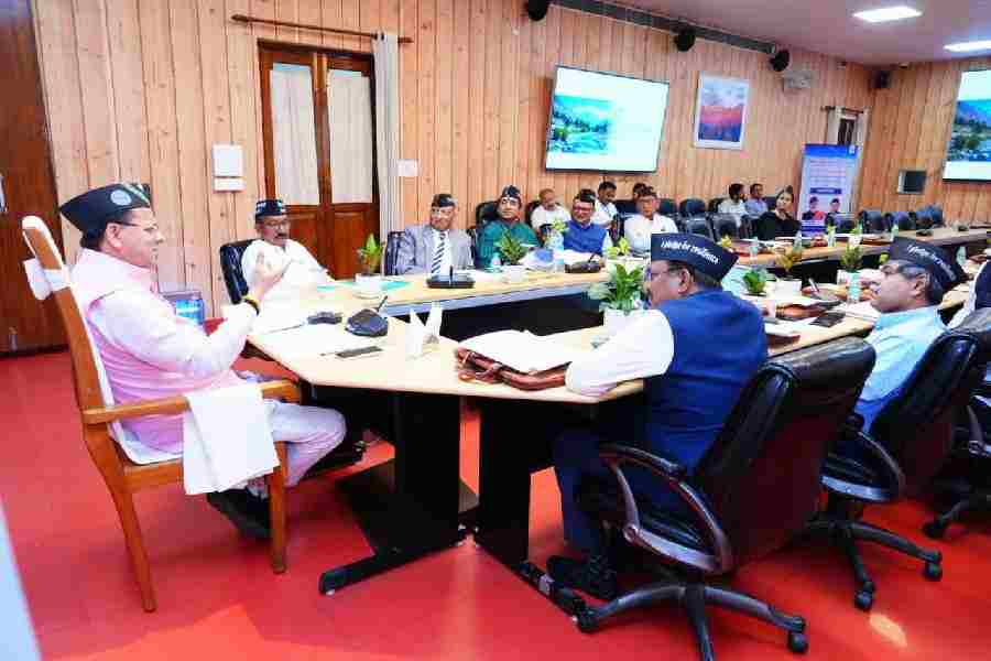 मुख्यमंत्री आवास में हिमालयी राज्यों से समन्वय और नीति निर्धारण परिषद की बैठक सम्पन्न, मुख्यमंत्री धामी बोले, हिमालयी राज्य आपसी सहयोग और अनुभवों से करें नीति निर्माण