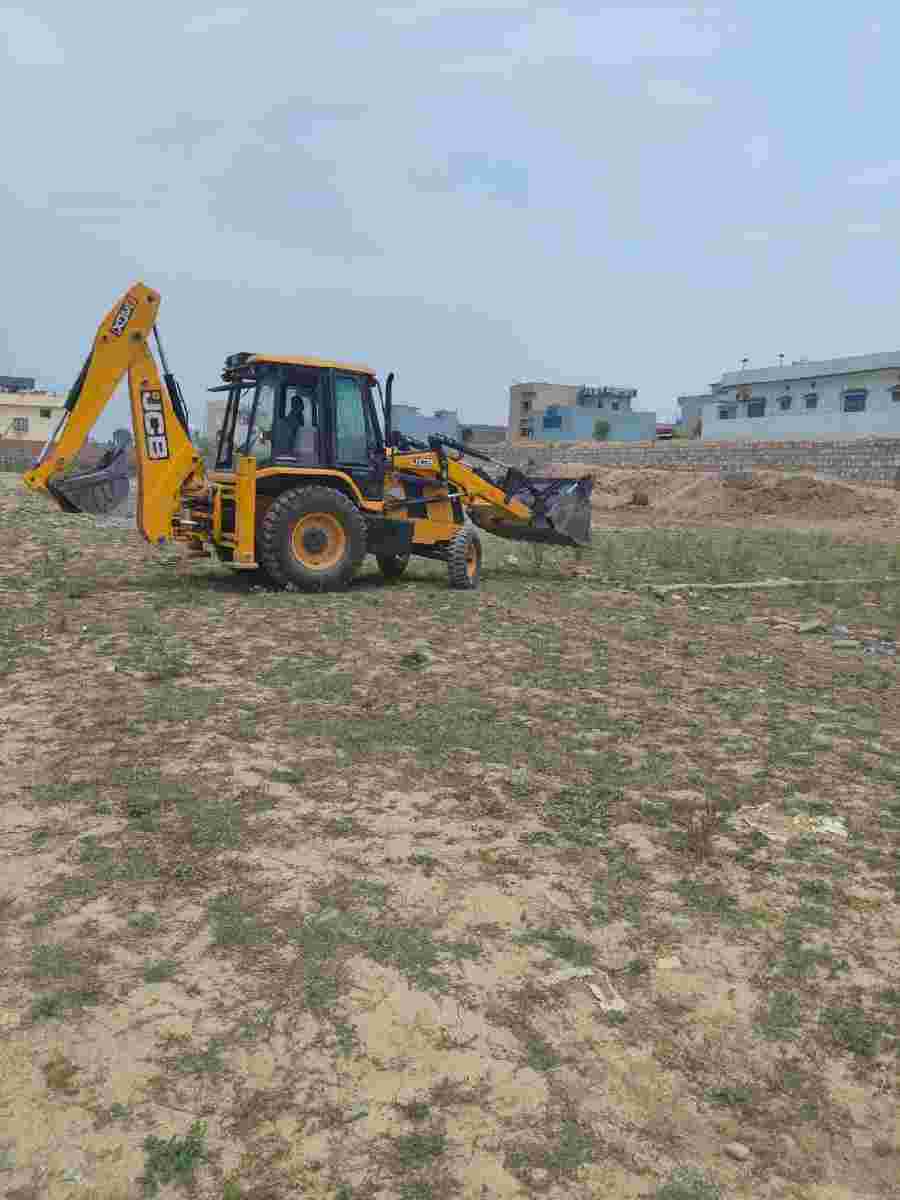 अवैध प्लॉटिंग पर एमडीडीए का सख्त एक्शन, मेहुवाला में 10 बीघा जमीन पर विकसित हो रही अवैध कॉलोनी ध्वस्त