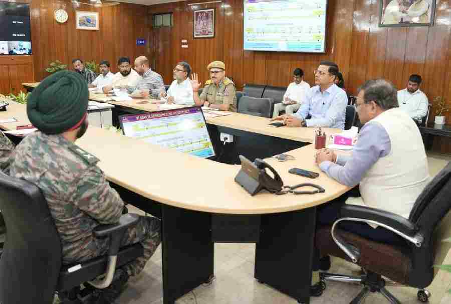 मुख्य सचिव ने चारधार यात्रा मार्गों के मानसून सीजन से पहले दुरूस्तीकरण को लेकर लोक निर्माण विभाग, बीआरओ, एनएचएआई एवं राष्ट्रीय राजमार्ग के अधिकारियों के साथ की समन्वय बैठक