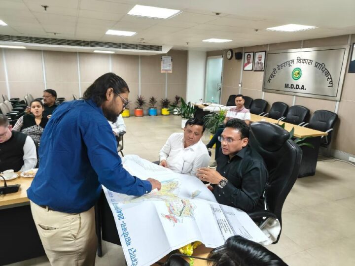 मुख्यमंत्री धामी के दिशा-निर्देशों में देहरादून मास्टर प्लान 2041 की कवायद तेज, डॉ. आर. राजेश कुमार की अध्यक्षता में मास्टर प्लान पर मंथन, अंतिम रूप देने के निर्देश