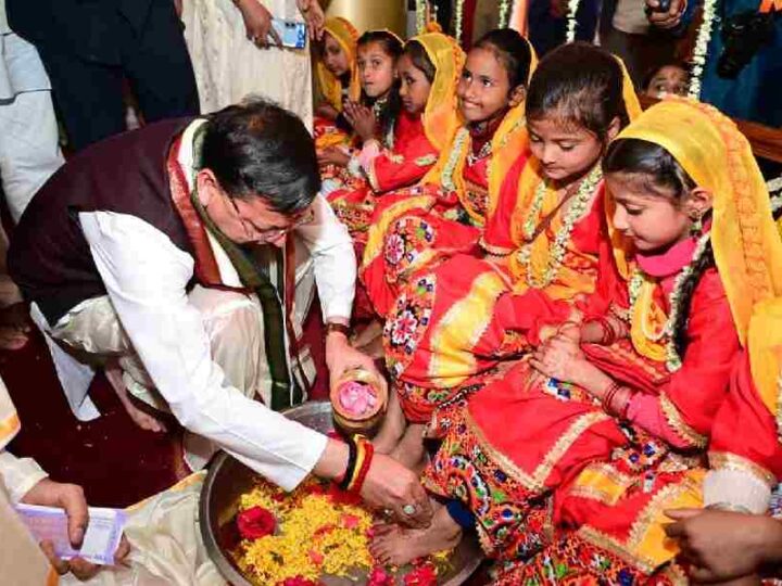 डोल आश्रम में मुख्यमंत्री ने श्री पीठम स्थापना महोत्सव में किया प्रतिभाग, 1100 कन्याओं का पूजन व माँ राजेश्वरी का अभिषेक