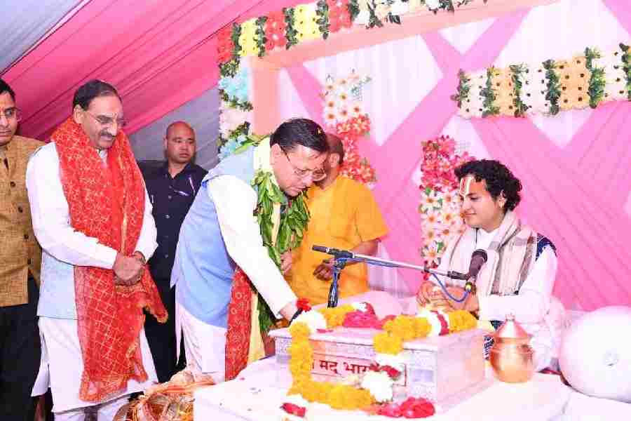 मुख्यमंत्री धामी नगाण गांव में आयोजित श्रीमद्भागवत कथा में हुए सम्मिलित