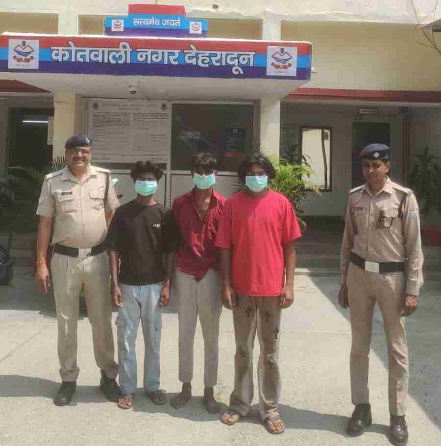 सार्वजनिक स्थान पर उत्पात मचाकर शांति व्यवस्था भंग करने वाले 3 अभियुक्तो को दून पुलिस ने किया गिरफ्तार