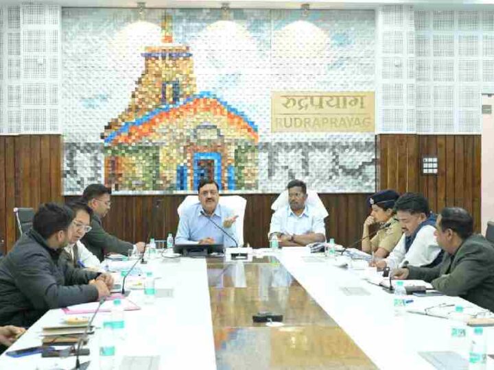 आयुक्त गढ़वाल  द्वारा की गई श्री केदारनाथ यात्रा व्यवस्थाओं की व्यापक समीक्षा, अधिकारियों को दिए आवश्यक दिशा-निर्देश
