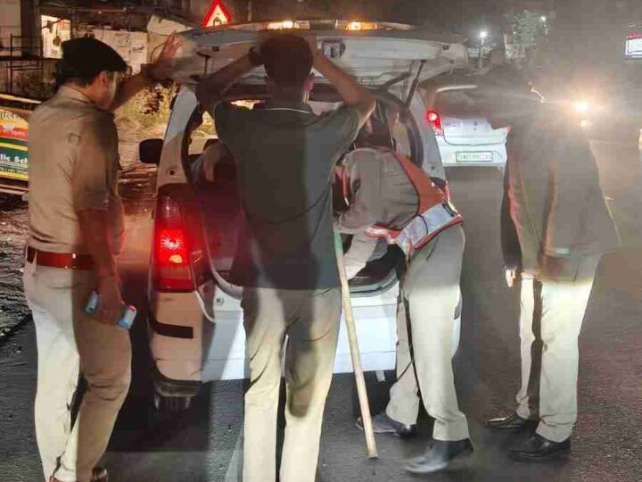 एसएसपी देहरादून के निर्देशों पर सम्पूर्ण जनपद में दून पुलिस द्वारा लगातार चलाया जा रहा सघन चेकिंग अभियान, देर रात्रि में घूम रहे 1 हज़ार से अधिक व्यक्तियों से की पूछताछ, 14 संदिग्धों को हिरासत में लेकर लाया गया थाने