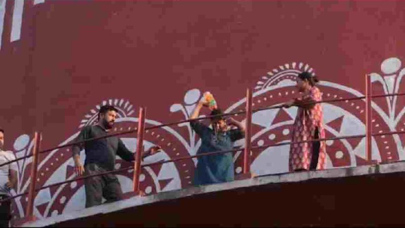 पानी की टंकी पर चढ़ी कांग्रेस महिला प्रदेश अध्यक्ष ज्योति रौतेला ने अपने ऊपर डाला पेट्रोल, मचा हड़कंप