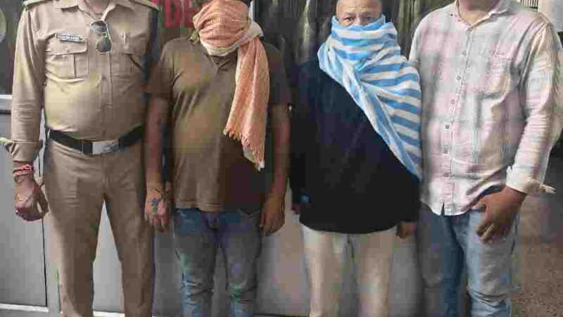 कैंट क्षेत्र मे चल रहे जिस्मफरोशी के धंधे का दून पुलिस ने किया भंडाफोड़, अनैतिक देह व्यापार करवा रहे व्यक्ति सहित 2 अभियुक्तों को किया गिरफ्तार, 3 पीडिताओं को किया रेस्क्यू