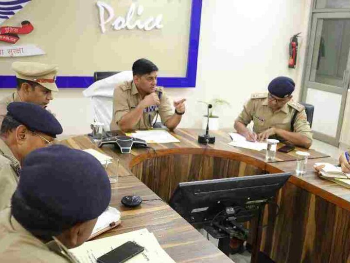 एसएसपी देहरादून ने जनपद के समस्त राजपत्रित अधिकारियों के साथ की समीक्षा गोष्ठी, वर्तमान में चल रहे “ऑपरेशन प्रहार” के तहत की गयी कार्यवाहियों की सर्किलवार समीक्षा, वांछित/ईनामी/पेशेवर अपराधियों की जल्द गिरफ्तारी के दिये निर्देश