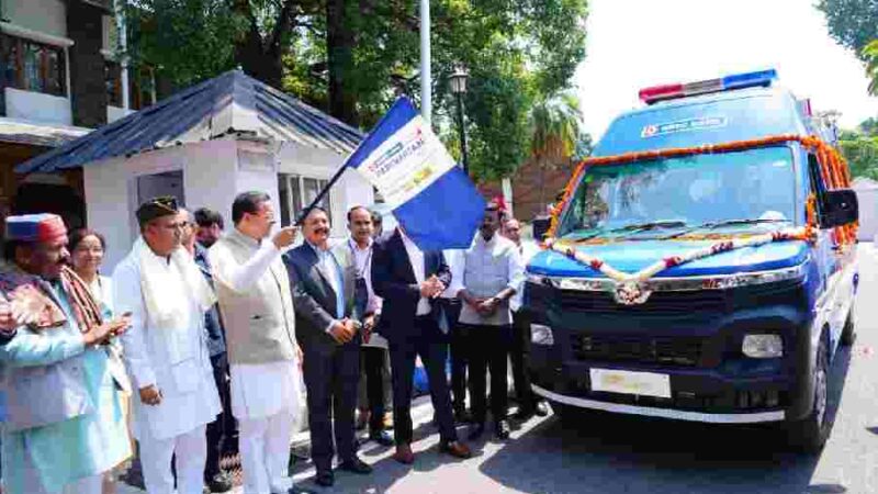 मुख्यमंत्री धामी ने एचडीएफसी बैंक द्वारा प्रदत्त 4 अत्याधुनिक एम्बुलेंस का किया फ्लैग ऑफ