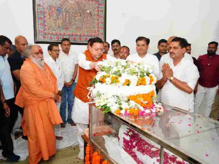 मुख्यमंत्री धामी ने स्वर्गीय मेजर जनरल भुवन चंद्र खण्डूरी को अर्पित की भावभीनी श्रद्धांजलि