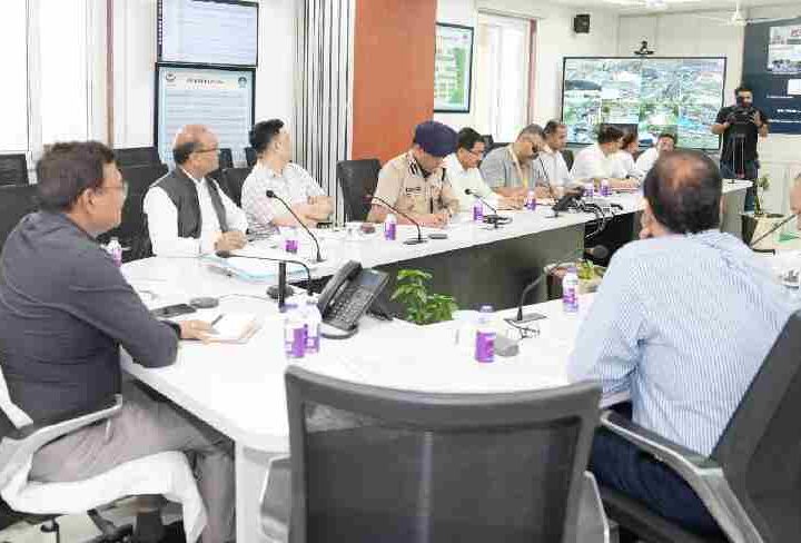 मुख्य सचिव ने की चारधाम यात्रा की समीक्षा सम्बन्धित जिलाधिकारियों को दिए आवश्यक दिशा निर्देश, मानसून सीजन को देखते हुए यात्रा को सुचारू रखने के लिए पहले से की जाएं तैयारियां-मुख्य सचिव