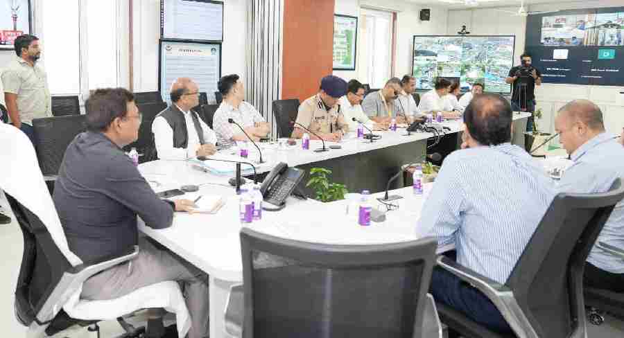 मुख्य सचिव ने की चारधाम यात्रा की समीक्षा सम्बन्धित जिलाधिकारियों को दिए आवश्यक दिशा निर्देश, मानसून सीजन को देखते हुए यात्रा को सुचारू रखने के लिए पहले से की जाएं तैयारियां-मुख्य सचिव