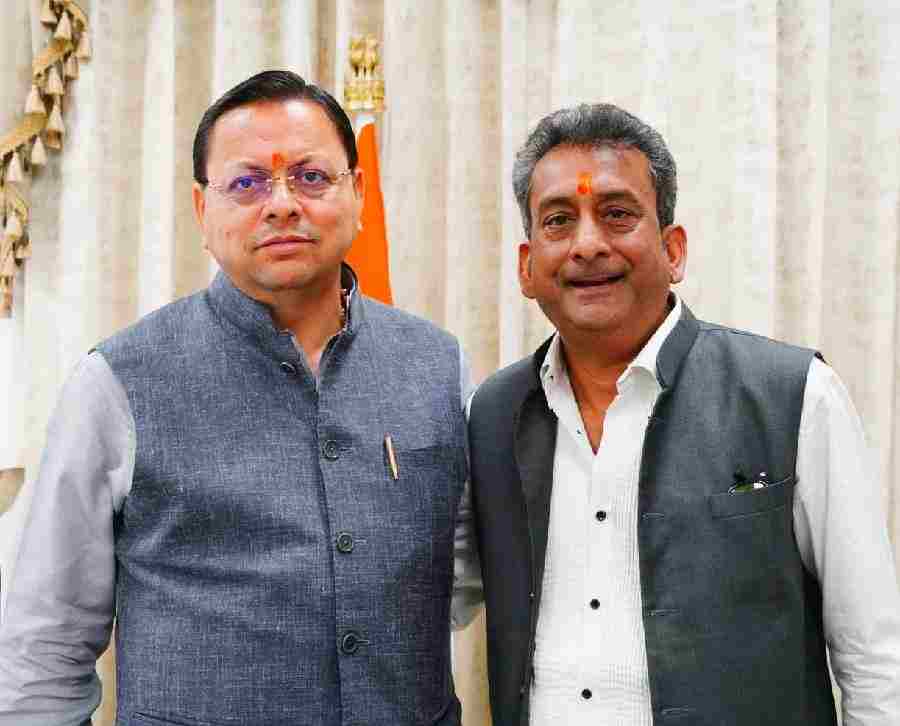 मुख्यमंत्री धामी से आज मुख्यमंत्री आवास में अभिनेता हेमंत पांडे ने की शिष्टाचार भेंट