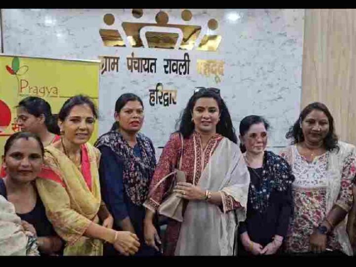 प्रज्ञा फाउंडेशन की संस्थापक प्रज्ञा दीक्षित ने समाज के बीच जागरूकता और सेवा की पेश की मिसाल,  सैकड़ों महिलाओं और युवतियों को स्वास्थ्य, स्वच्छता और मासिक धर्म के दौरान अपनाई जाने वाली जरूरी सावधानियों के प्रति किया जागरूक