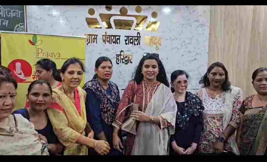 प्रज्ञा फाउंडेशन की संस्थापक प्रज्ञा दीक्षित ने समाज के बीच जागरूकता और सेवा की पेश की मिसाल,  सैकड़ों महिलाओं और युवतियों को स्वास्थ्य, स्वच्छता और मासिक धर्म के दौरान अपनाई जाने वाली जरूरी सावधानियों के प्रति किया जागरूक