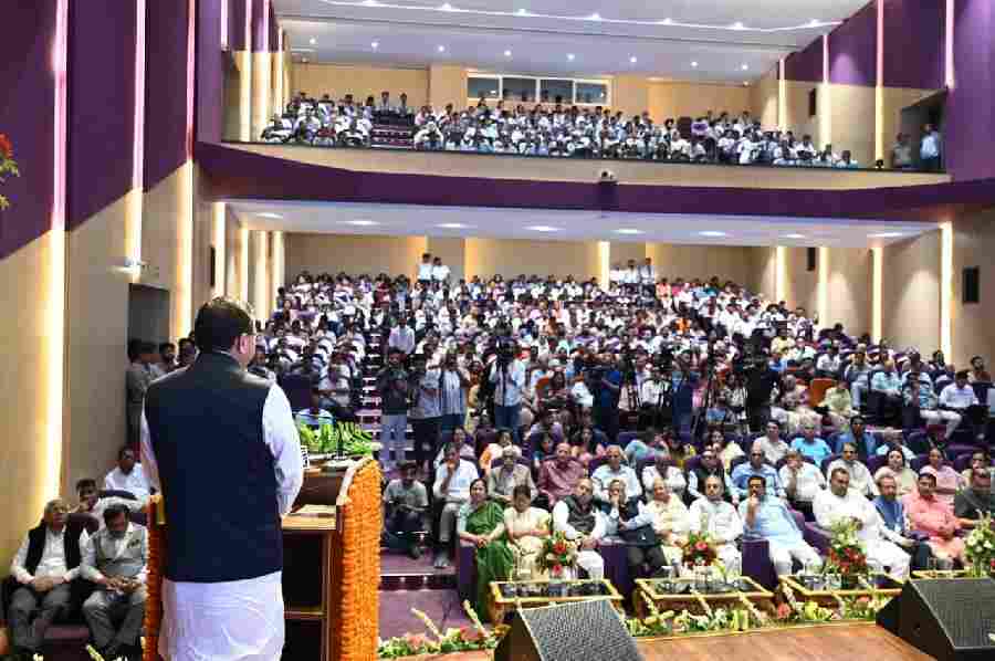 मुख्यमंत्री धामी ने शिवालिक कॉलेज ऑफ इंजीनियरिंग, देहरादून में “विकसित भारत 2047 के निर्माण में उच्च शिक्षा का महत्त्व” विषय पर आयोजित विचार गोष्ठी को किया संबोधित