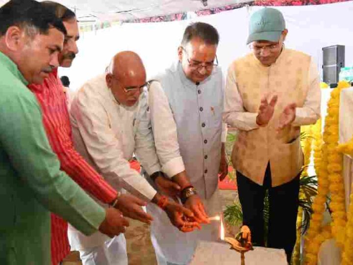 प्रदेश में सहसपुर के ढ़ाकी गांव से कृषि मंत्री गणेश जोशी ने किया देशव्यापी “खेत बचाओ अभियान” का शुभारंभ, प्रदेश में एक माह तक चलेगा खेत बचाओ अभियान, कृषि मंत्री गणेश जोशी बोले -खेत बचेगा तो देश बचेगा