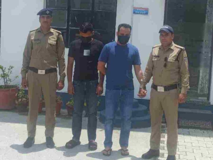 युवक के साथ मार-पीट कर उसे गंभीर रूप से घायल करने वाले 2 अभियुक्तों को दून पुलिस ने किया गिरफ्तार