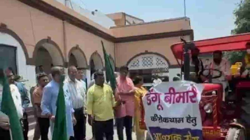 नगर निगम देहरादून द्वारा डेंगू रोकथाम हेतु विशेष लार्वीसाइडल टैंकर अभियान का शुभारंभ, 15 लार्वीसाइडल टैंकरों को विभिन्न क्षेत्रों एवं वार्डों के लिए किया गया रवाना, महापौर और नगर आयुक्त ने वाहनों को दिखायी हरी झंडी
