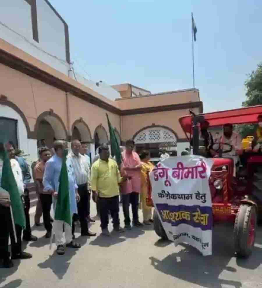 नगर निगम देहरादून द्वारा डेंगू रोकथाम हेतु विशेष लार्वीसाइडल टैंकर अभियान का शुभारंभ, 15 लार्वीसाइडल टैंकरों को विभिन्न क्षेत्रों एवं वार्डों के लिए किया गया रवाना, महापौर और नगर आयुक्त ने वाहनों को दिखायी हरी झंडी