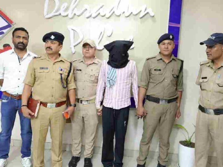 1 वर्ष पूर्व राजपुर में हुई हत्या की घटना का मास्टरमाइंड 50 हज़ार का ईनामी अभियुक्त आया दून पुलिस की गिरफ्त में, प्रोपर्टी विवाद के चलते अभियुक्त द्वारा सुपारी देकर कराई थी अपने सौतेले भाई की हत्या