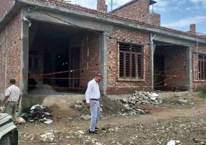 अवैध निर्माणों पर एमडीडीए का बड़ा प्रहार, दो भवन सील, तुन्तोवाला और मेहुवाला माफी में कार्रवाई, बहुमंजिला भवन समेत दो निर्माणों पर चला सीलिंग अभियान