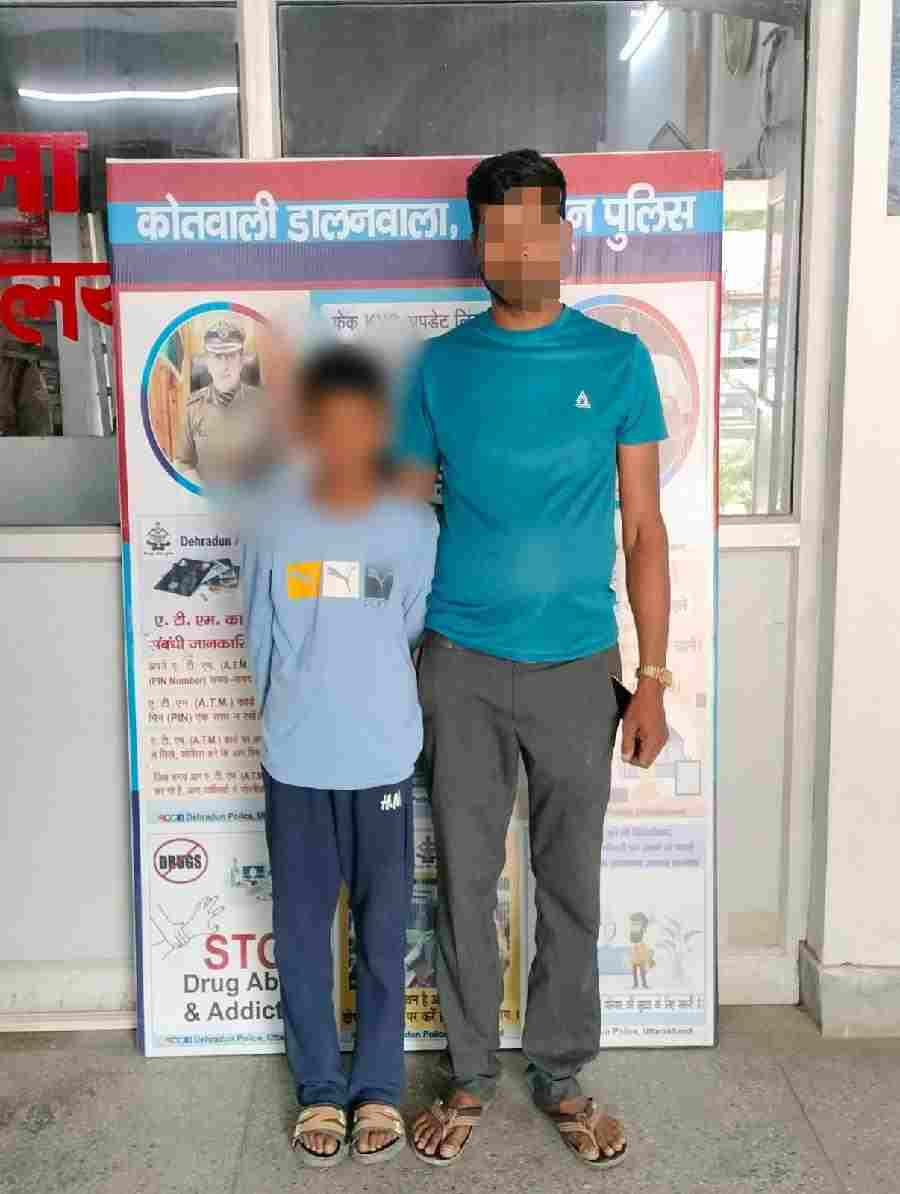 10 वर्षिय नाबालिग के परिजनों को ढूंढकर पुलिस ने बालक को सकुशल परिजनो के किया सुपुर्द