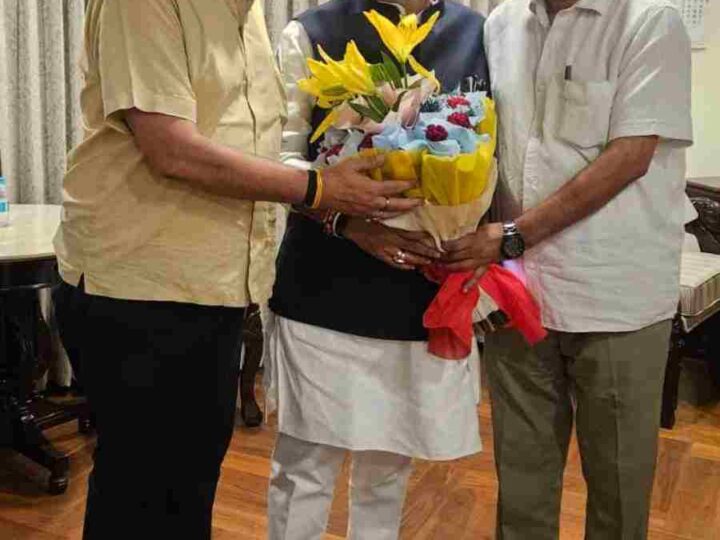 राजीव महर्षि ने कर्नाटक के मुख्यमंत्री डी.के. शिवकुमार से की शिष्टाचार भेंट