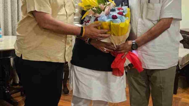 राजीव महर्षि ने कर्नाटक के मुख्यमंत्री डी.के. शिवकुमार से की शिष्टाचार भेंट