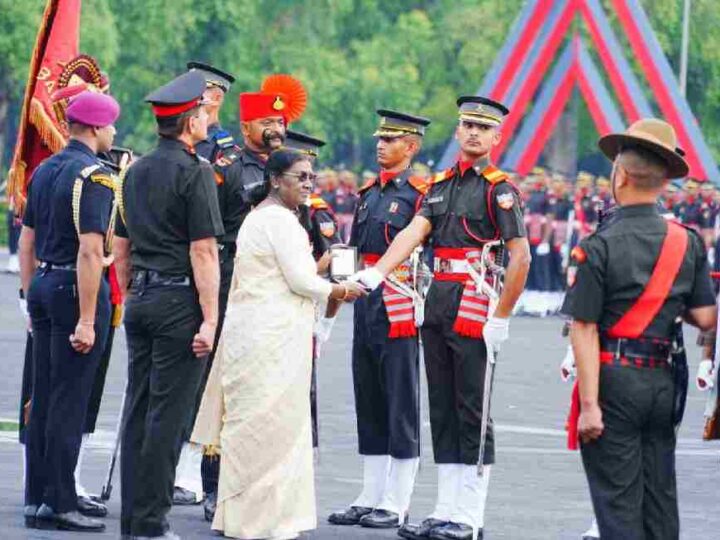 राष्ट्रपति द्रौपदी मुर्मू की गरिमामई उपस्थिति में आईएमए की पासिंग आउट परेड सम्पन्न 481 भारतीय एवं 16 मित्र देशों के 34 विदेशी कैडेट बने सैन्य अधिकारी, 9 महिला कैडेटों ने रचा इतिहास