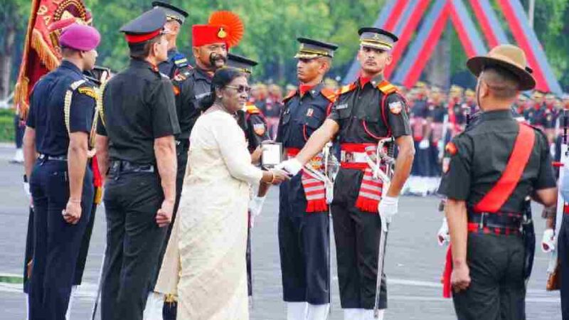 राष्ट्रपति द्रौपदी मुर्मू की गरिमामई उपस्थिति में आईएमए की पासिंग आउट परेड सम्पन्न 481 भारतीय एवं 16 मित्र देशों के 34 विदेशी कैडेट बने सैन्य अधिकारी, 9 महिला कैडेटों ने रचा इतिहास
