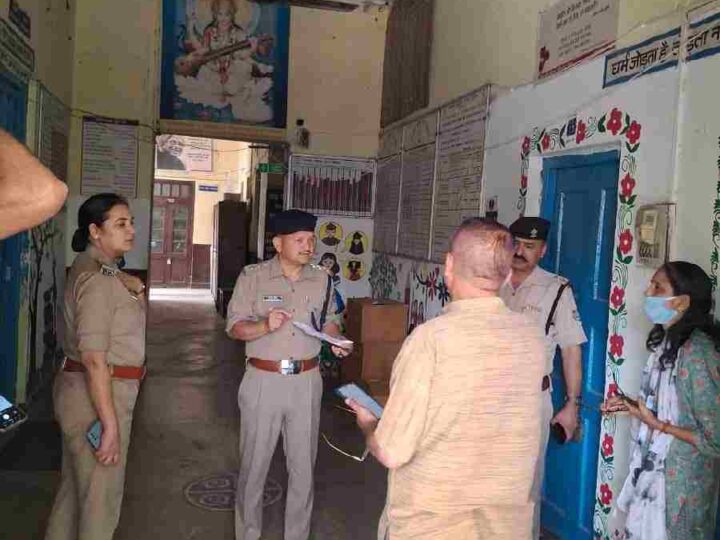 UKSSSC द्वारा आयोजित स्नातक स्तरीय परीक्षा – 2026 को सकुशल सम्पन्न कराने के लिए दून पुलिस ने कसी कमर, सभी परीक्षा केंद्रों पर पुलिस द्वारा रखी जा रही कड़ी निगरानी