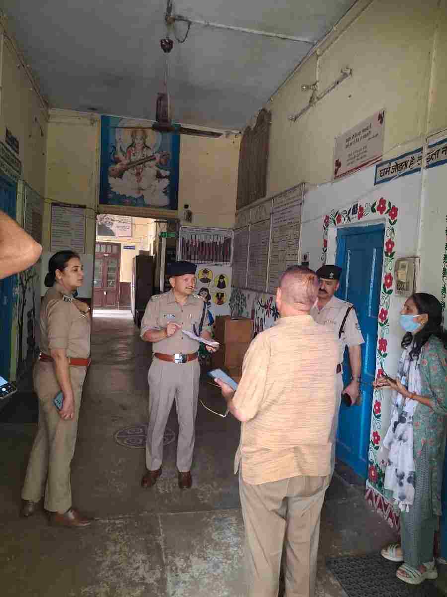 UKSSSC द्वारा आयोजित स्नातक स्तरीय परीक्षा – 2026 को सकुशल सम्पन्न कराने के लिए दून पुलिस ने कसी कमर, सभी परीक्षा केंद्रों पर पुलिस द्वारा रखी जा रही कड़ी निगरानी