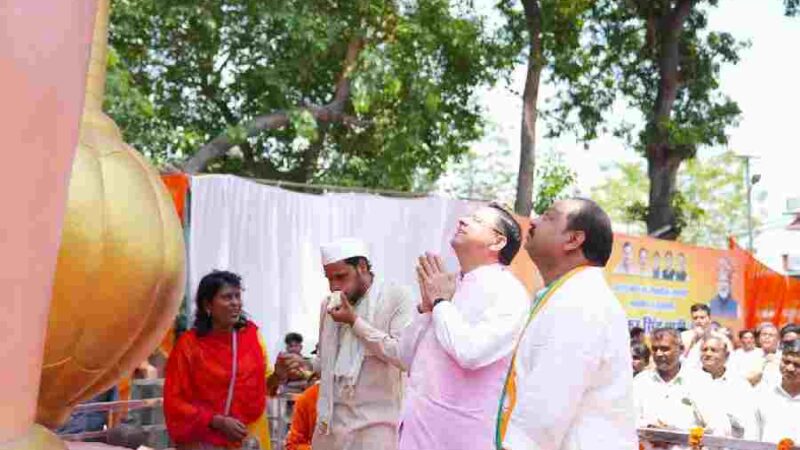 मुख्यमंत्री धामी ने भगवान भोलेनाथ एवं महाबली हनुमान जी की प्रतिमाओं का किया अनावरण