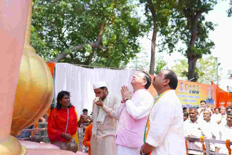 मुख्यमंत्री धामी ने भगवान भोलेनाथ एवं महाबली हनुमान जी की प्रतिमाओं का किया अनावरण