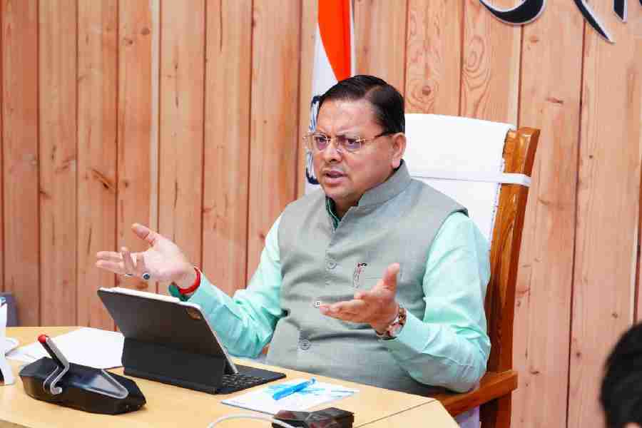 धामी सरकार का भ्रष्टाचार पर ‘सर्जिकल स्ट्राइक’, हरिद्वार भूमि घोटाले में बड़ा प्रहार, 10 पर मुकदमा, पूर्व नगर आयुक्त की बर्खास्तगी की संस्तुति, तत्कालीन डीएम कर्मेंद्र सिंह पर मेजर पनिशमेंट, एसडीएम की तीन वेतनवृद्धियां रोकने के निर्देश