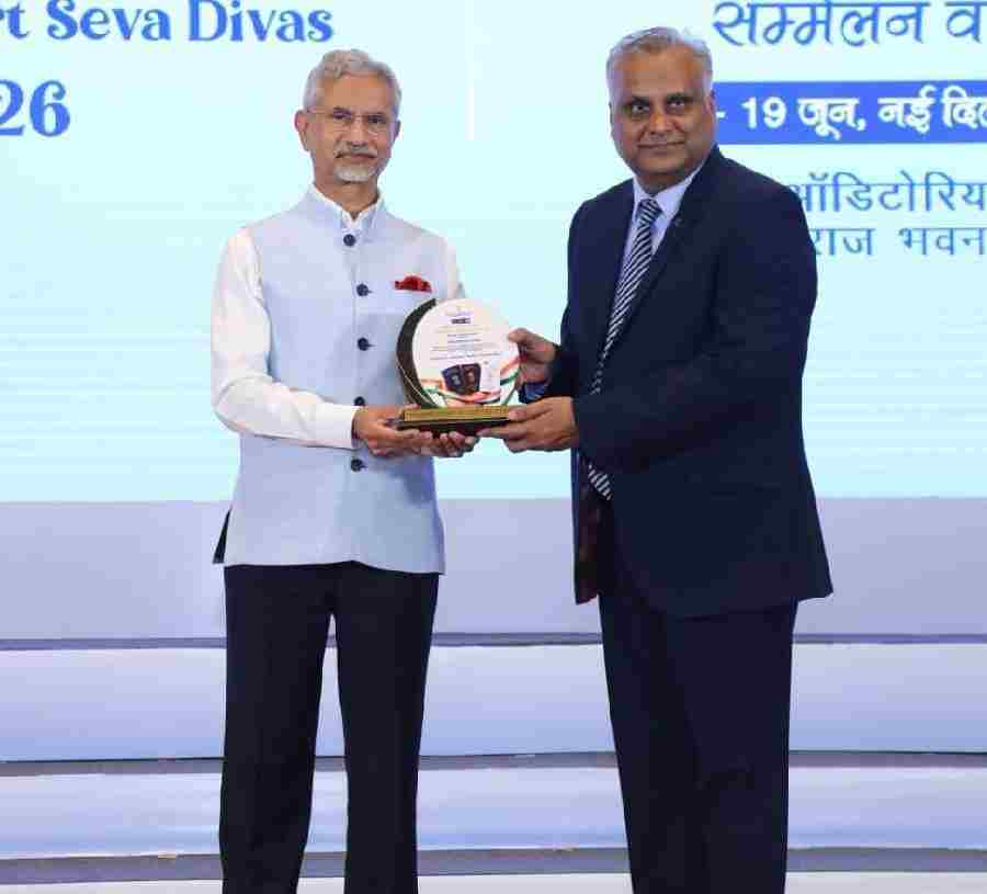 पासपोर्ट सत्यापन में उत्कृष्ट प्रदर्शन पर उत्तराखण्ड पुलिस को राष्ट्रीय सम्मान, एडीजी प्रशासन ने विदेश मंत्री से ग्रहण किया “Institutional Performance Award for State Police”