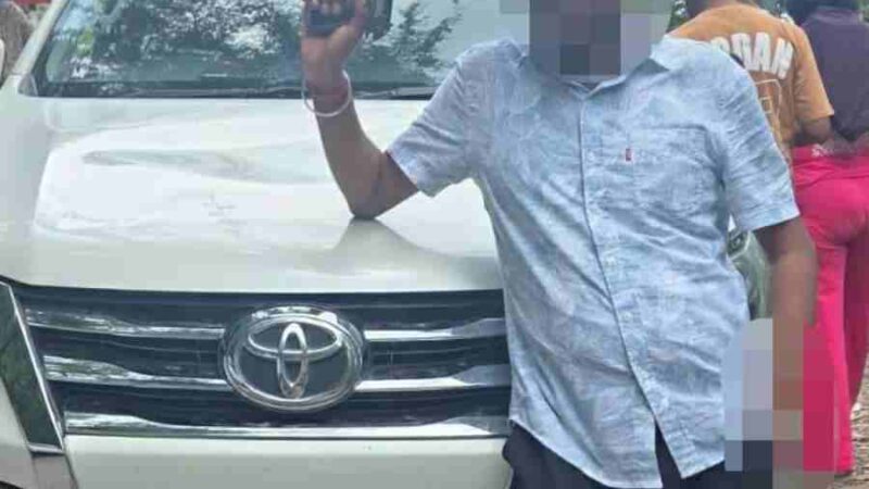हवा में नकली पिस्टल लहराना पडा भारी, दून पुलिस ने उतारी खुमारी, वाहन चालक के विरुद्ध वैधानिक कार्यवाही करते हुए फारच्यूनर कार को एमवी एक्ट में किया सीज