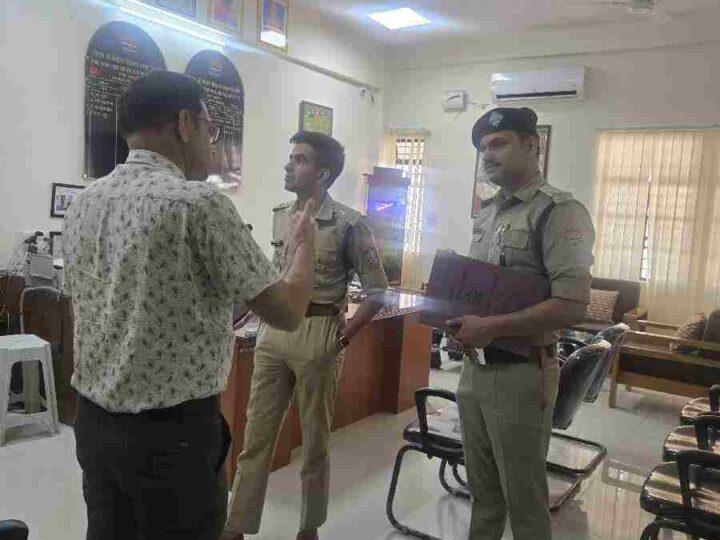 राष्ट्रीय परीक्षा एजेंसी द्वारा आयोजित NEET(UG) की परीक्षा के लिये दून पुलिस ने कसी कमर, परीक्षा केंद्रों में स्थापित कंट्रोल रूम, जैमर, सीसीटीवी कैमरो की क्रियाशीलता, प्रवेश/निकासी की व्यवस्था आदि का लिया जायजा