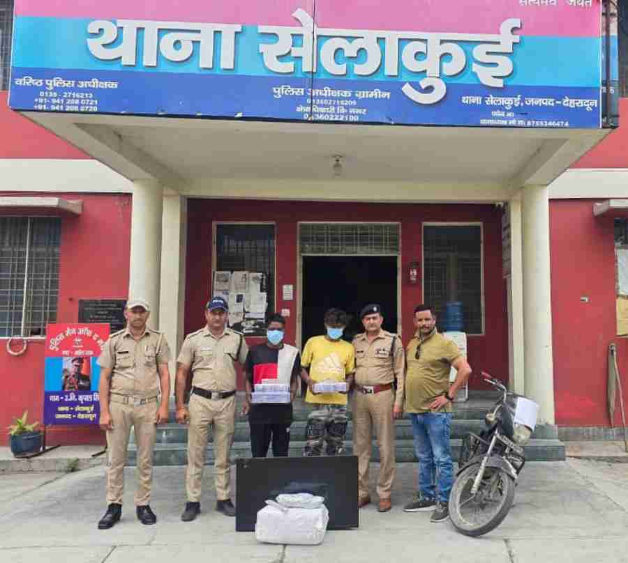 सेलाकुई क्षेत्र में हुई चोरी की 5 घटनाओ का दून पुलिस ने किया खुलासा, घटना को अंजाम देने वाले अन्तर्राज्जीय शातिर चोर गिरोह के 2 सदस्यों को किया गिरफ्तार