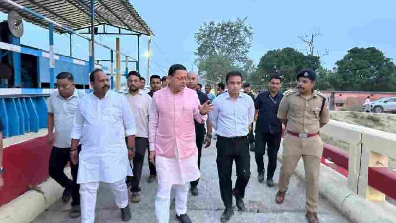 मुख्यमंत्री धामी ने खटीमा के लोहियाहेड वाटर बाईपास का किया स्थलीय निरीक्षण