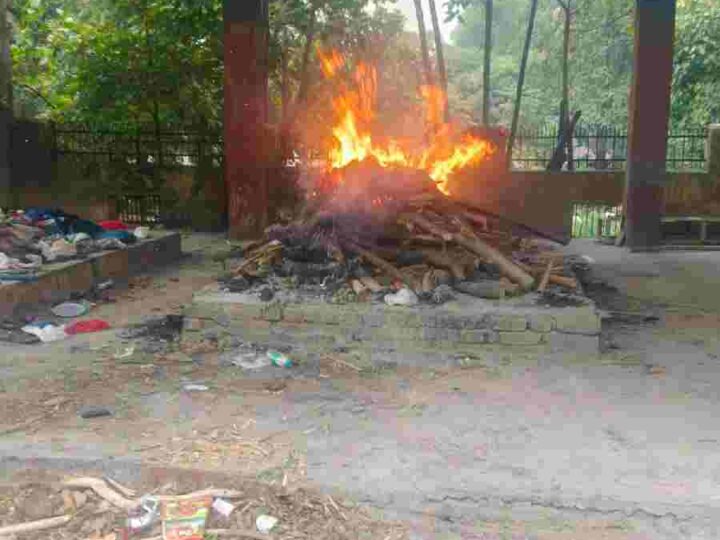दून पुलिस ने निभाया मानवता का कर्तव्य, लावारिस शव का पूरे धार्मिेक विधि-विधान के साथ किया अन्तिम संस्कार