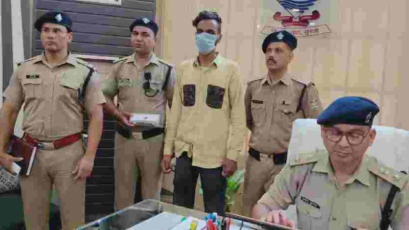 दून पुलिस ने सोशल मीडिया पर दहशत फैलाने की साजिश की नाकाम, उत्तराखण्ड के सभी थानों को बम विस्फोट की धमकी देने वाले अभियुक्त को किया गिरफ्तार