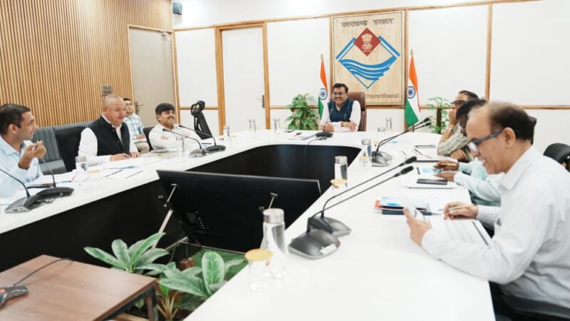 टिहरी लेक ग्लोबल डेस्टिनेशन को लेकर हुई हाई पॉवर कमेटी की बैठक, प्रोजेक्ट में ग्रीन एनर्जी को अधिकतम प्रयोग किया जाए: मुख्य सचिव