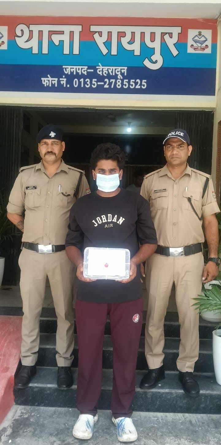 रायपुर में हुई फायरिंग की घटना मे वांछित 15 हजार रू0 के इनामी अभियुक्त आया दून पुलिस की गिरफ्त में