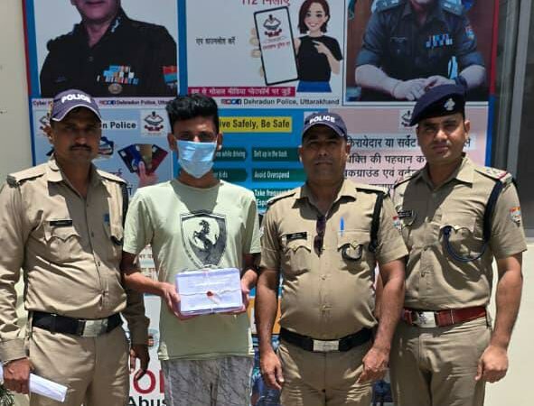 पटेलनगर क्षेत्र में कैफे के बाहर हुई फायरिंग की घटना का दून पुलिस ने किया खुलासा, एक अभियुक्त गिरफ्तार