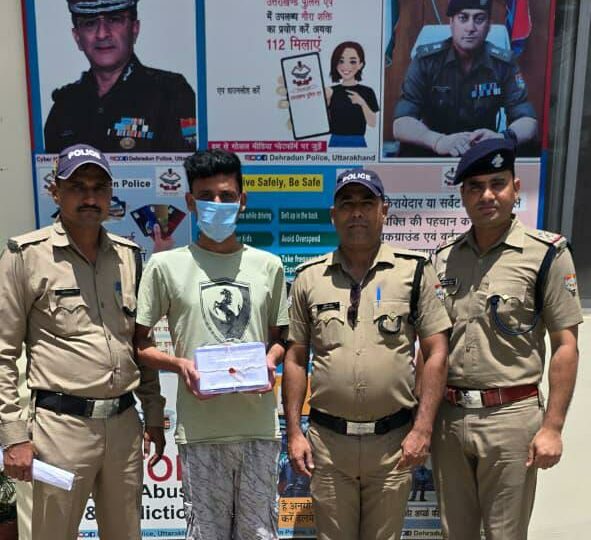 पटेलनगर क्षेत्र में कैफे के बाहर हुई फायरिंग की घटना का दून पुलिस ने किया खुलासा, एक अभियुक्त गिरफ्तार