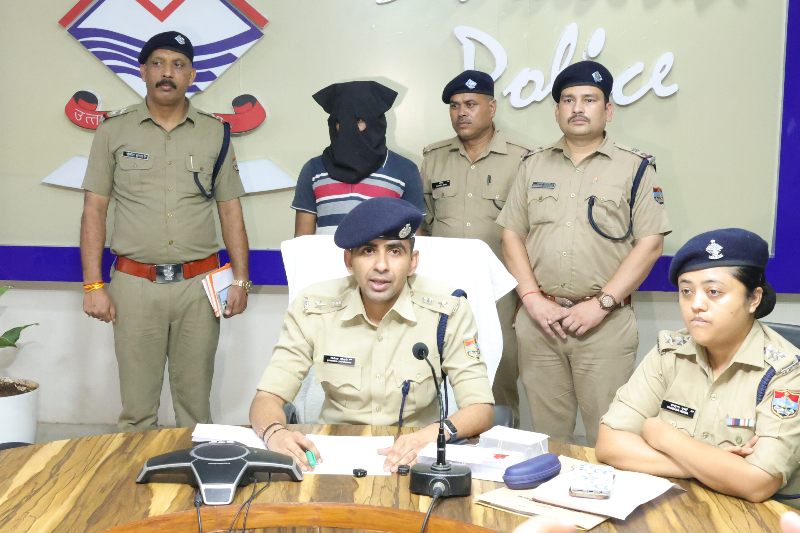 हाई प्रोफाइल ड्रग के साथ 1 नशा तस्कर को दून पुलिस ने किया गिरफ्तार, अभियुक्त के कब्जे से 30 लाख रुपये मूल्य की 48.55 ग्राम MDMA तथा 40.75 ग्राम स्मैक हुई बरामद, हाइप्रोफाइल पार्टियों में सप्लाई करने की थी योजना