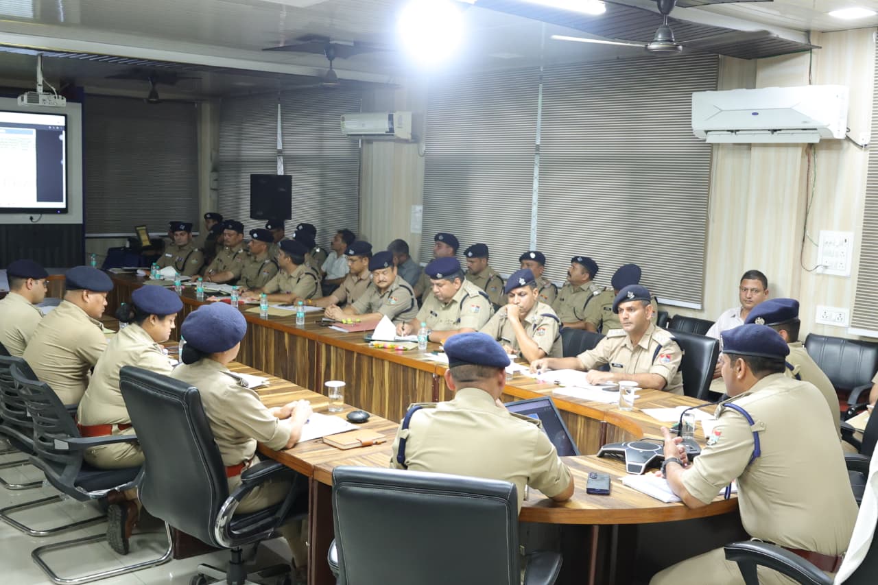 क्राइम मीटिंग में एसएसपी का कडा रूख, लापरवाही बरतने वाले थाना प्रभारियों को दी सख्त हिदायत, लापरवाही व शिथिलता बरतने पर निलम्बन की दी चेतावनी